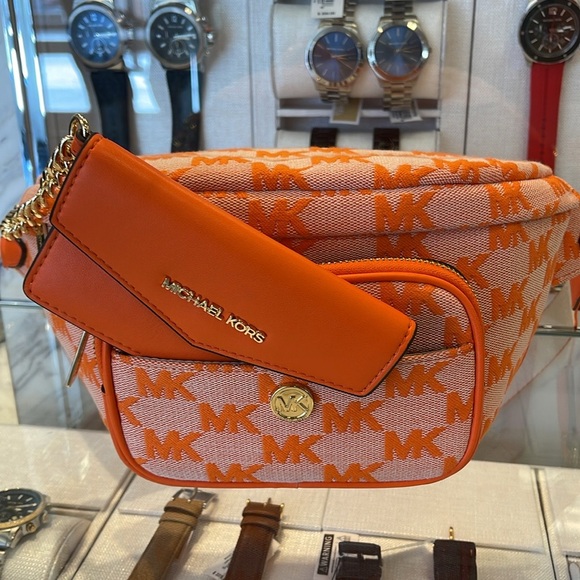 MICHAEL KORS
Maisie Lg Logo 2-in-1 Sling Waist Fanny Pack Crossbody 
Poppy
NWT - Picture 10 of 16